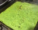 Foto del paso 2 de la receta: Omelette verde con queso!