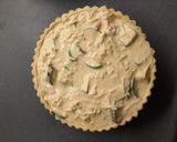 Une image de l'étape 18 de Quiche légère au fromage blanc, saumon frais et courgette.