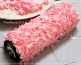 Foto langkah ke 8 dari resep PINKY BLACKFOREST ROLL untuk Ulang Tahun Mama Tercinta ;).
