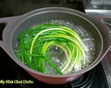 Hình bước làm 2 của món Gỏi Bạch Tuộc Hành Lá 낙지실파무침