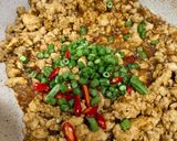 Foto langkah ke 5 dari resep Pad Kra Pao Gaiผัดกระเพราไก่ / Thai Chicken Basil.