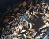 Une image de l'étape 2 de Aiguillettes de canard sauce forestière crémeuse.