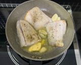 Foto langkah ke 5 dari resep Pan-seared Fish Fillet/ Ikan filet panggang.