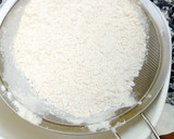A picture of step 2 of Garlic Soft Layered Chapati.