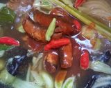 Foto langkah ke 2 dari resep Kuah Asam Sarden Kaleng.