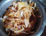 A picture of step 3 of Onion cabbage pakoda.