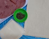 Foto langkah ke 1 dari resep Puff Pastry Smoked Beef Roll.