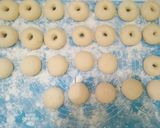 Foto langkah ke 5 dari resep Donat Tanpa Telur.