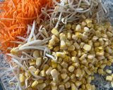 A picture of step 1 of Vietnamese Chicken Spring Rolls (Nem Rán Nhân Gà).