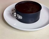 A picture of step 7 of Chocolate biscuit cake.