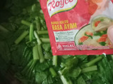 Sayur bening sawi hijau