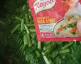 Foto langkah ke 3 dari resep Sayur bening sawi hijau.