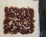 Foto del paso 7 de la receta: Hojaldre de pera, cebolla caramelizada y morcilla negra