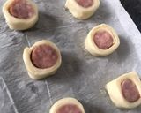 Foto del paso 4 de la receta A mal tiempo, buena tapa!! Salchichas frescas con hojaldre