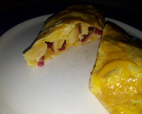 Foto del paso 5 de la receta: Tortilla de huevos con queso y salami