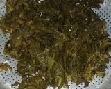 Foto langkah ke 2 dari resep Sayur daun singkong.