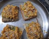A picture of step 4 of Schezwan bread pockets.