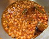 A picture of step 3 of Luchi Ghugni.