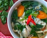 Foto langkah ke 3 dari resep Sup Pokcoy Jamur Tiram.