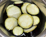 Foto del paso 1 de la receta: Berenjenas crujientes con Miel