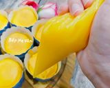 Hình bước làm 2 của món Bánh cupcake bông lan trứng muối phô mai chà bông sốt dầu trứng