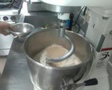 Foto del paso 2 de la receta: Pan de muerto de naranja