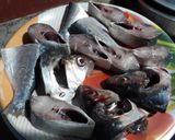 ইলিশ মাছের সরষে বাটা(Ilish macher sorshe bata recipe in bengali) রেসিপির ধাপ 1 ছবি