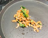 A picture of step 3 of Dry prawn fry.