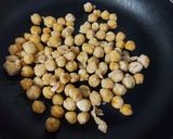 A picture of step 2 of Crispy Chilli Garlic Chickpeas.