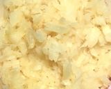 A picture of step 2 of Ginger sweet or adark halwa.