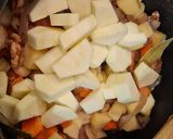 Foto del paso 4 de la receta Carrilleras ibéricas en salsa de manzana y frutos secos