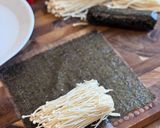 A picture of step 3 of Crispy Enoki Rolls.