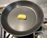 Une image de l'étape 3 de Gâteau moelleux aux pommes caramélisées, ricotta Cannelle et citron vert.