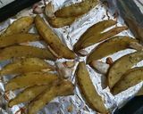 Foto langkah ke 4 dari resep 16. Baked Potato Wedges.
