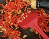 Foto langkah ke 3 dari resep Tumis Sawi Paprika.
