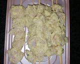 A picture of step 2 of Chicken skewer with peanut sauce.