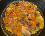 Foto del paso 6 de la receta: Tortilla de champiñones con pollo y verduras