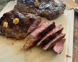 Φωτογραφία βήματος 5 της συνταγής Sirloin steak με σως βούτυρο-σκόρδο-δεντρολίβανο