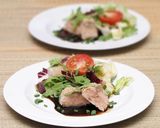 Serpenyőben sült lazac recept salátával recept fázis 6 fotója