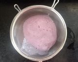 A picture of step 4 of Mulberry Smoothie/Milkshake.