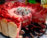 Foto del paso 4 de la receta: Torta de bavaroise con Frutilla y galletas