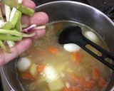 Foto langkah ke 5 dari resep Sup telur puyuh & soun.