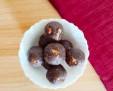 A picture of step 4 of Ragi walnut ladoo.