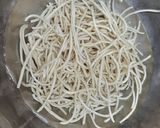 A picture of step 7 of Chinese noddles with manchurian kofta😋.