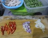 Foto langkah ke 1 dari resep Tumis Buncis Ayam Suwir.