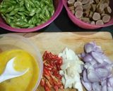 Foto langkah ke 1 dari resep Tumis Buncis Sosis Telur.