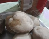 A picture of step 1 of Aloo toast.