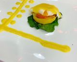 A picture of step 1 of Hollandaise Sauce.