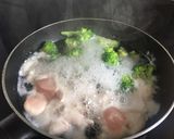 Foto del paso 1 de la receta: Ensalada Brócoli, Pollo, Queso, pan