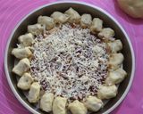 Foto langkah ke 4 dari resep Pizza dengan pinggiran sosis (sausage crust pizza).